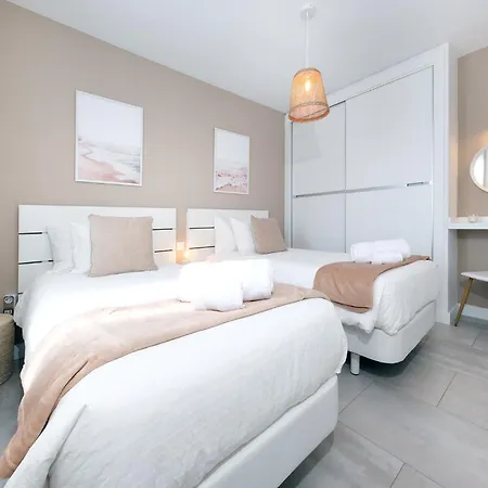 Marina Oasis-private Pool, Air-con, Sat Tv Playa Blanca