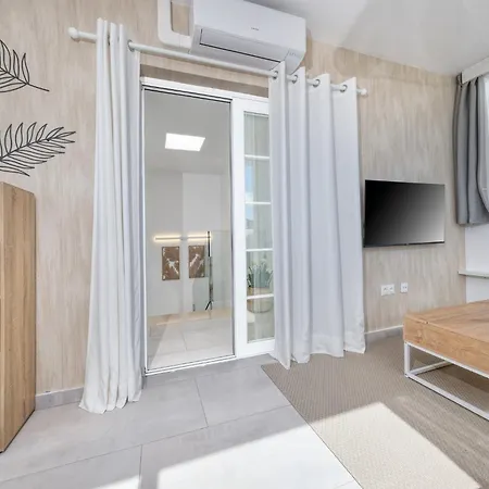 Marina Oasis - Private Pool, Air-con And Sat Tv By Lanzarote 度假居