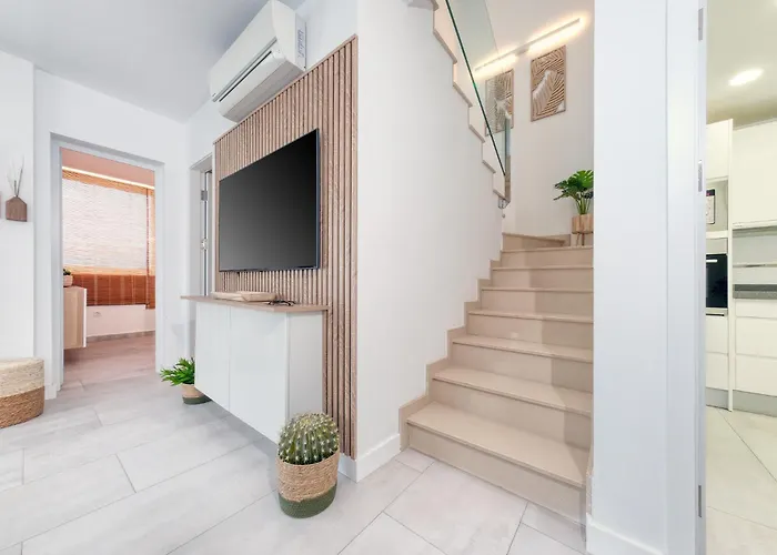 Ferienhaus Marina Oasis - Private Pool, Air-con And Sat Tv By Lanzarote *