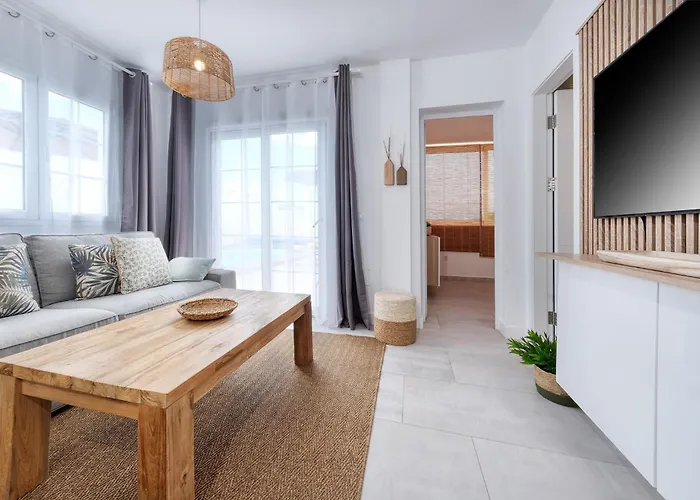 Ferienhaus Marina Oasis - Private Pool, Air-con And Sat Tv By Lanzarote *